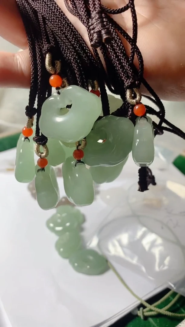 石英质玉未镶嵌颈饰发一个