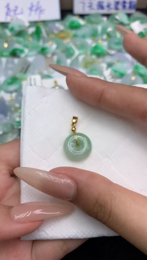 翡翠未镶嵌颈饰111111111