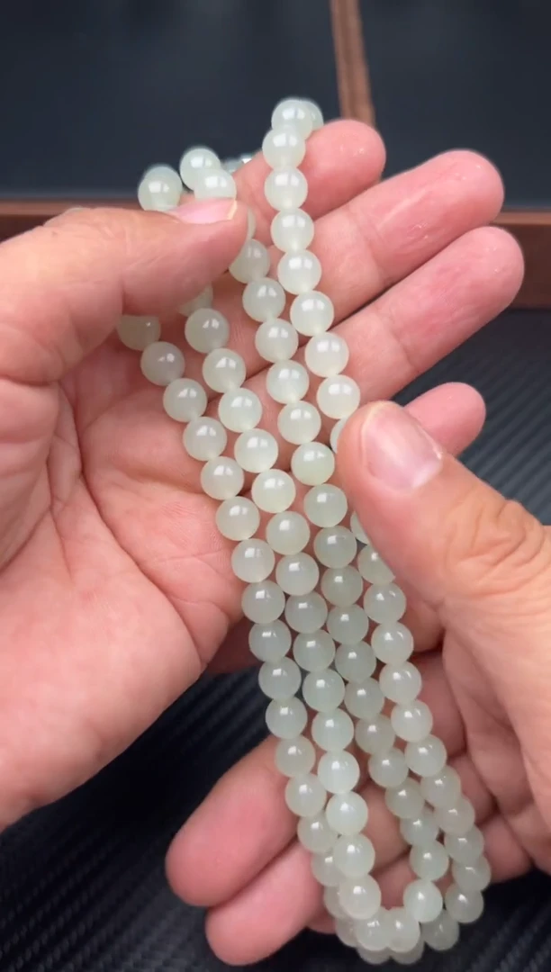 项链未镶嵌和田玉于田微色差卡8