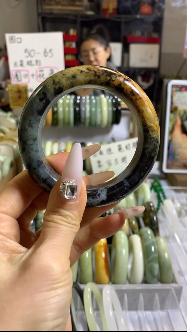 未镶嵌岫玉手镯12 60+ 包容