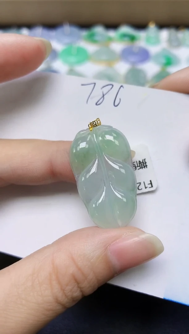 颈饰18K金镶嵌翡翠天然缅甸A货翡翠百元以上9元证书费自理