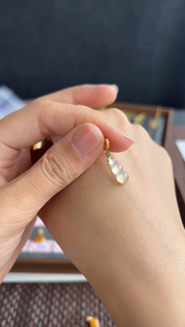 翡翠18K金镶嵌吊坠(不含链)411买断