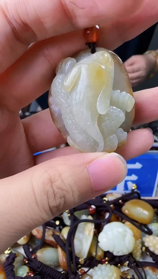 和田玉未镶嵌颈饰1