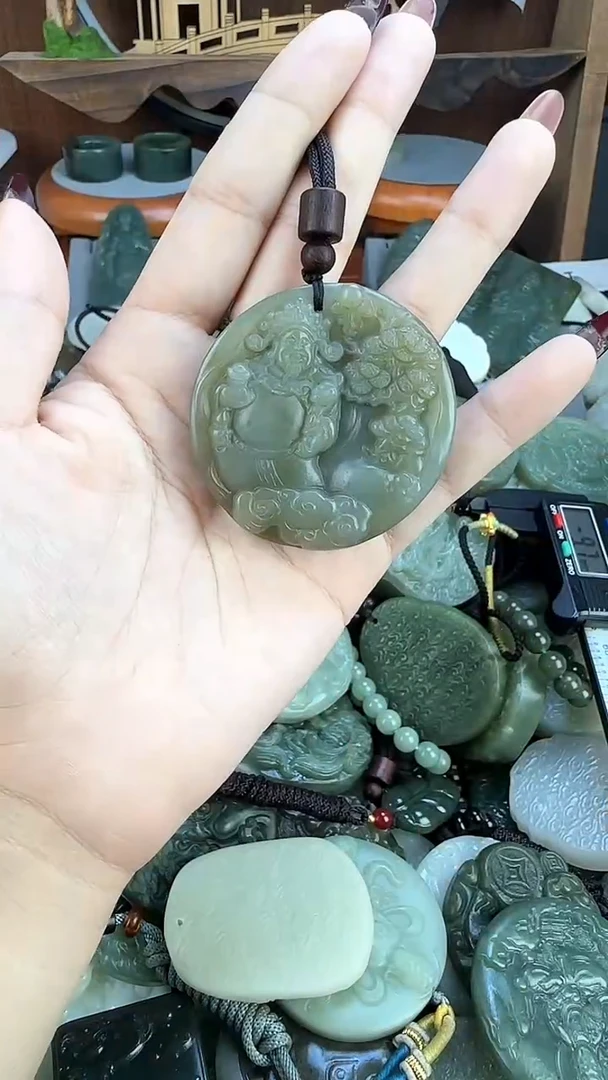 颈饰未镶嵌和田玉1