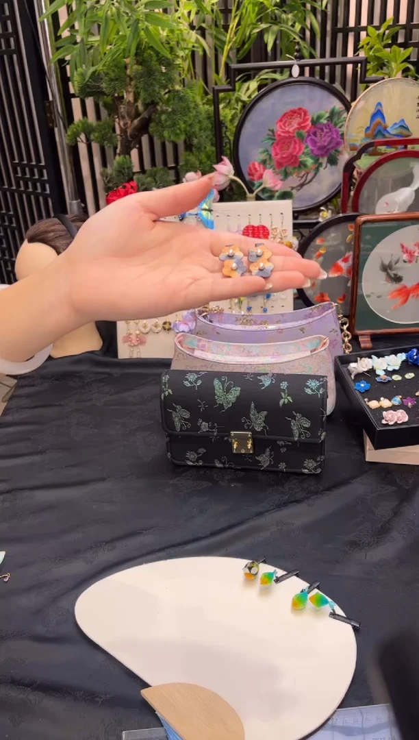 织绣阿*?非遗手工苏绣饰品