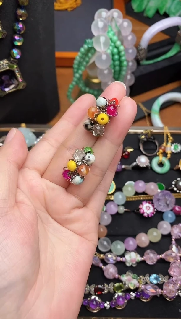 非金属其他（人造材质）无手工耳钉