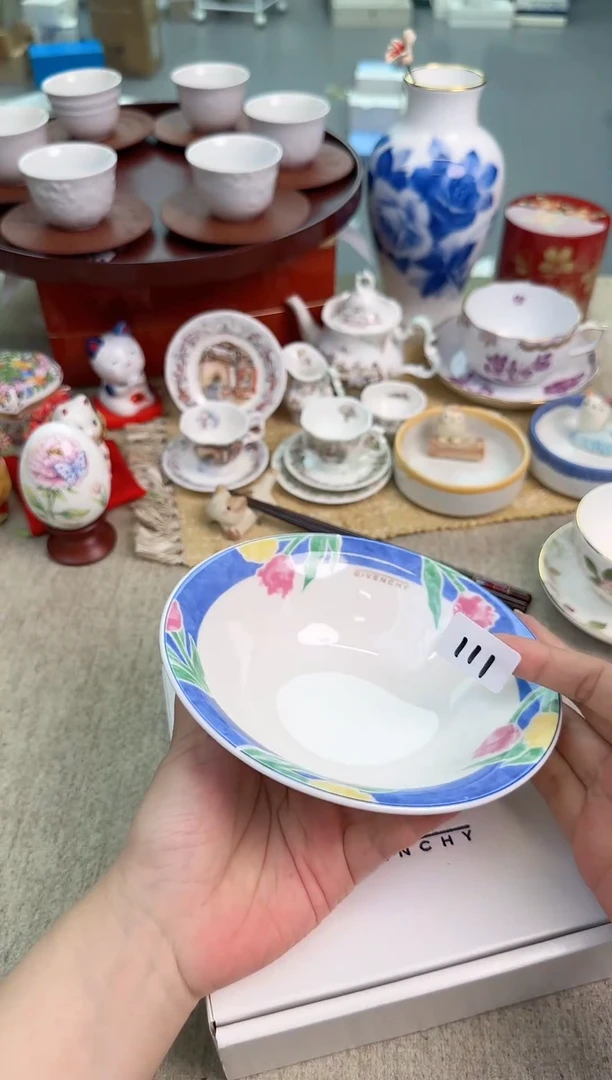 瓷片泡泡家的瓷器真好看