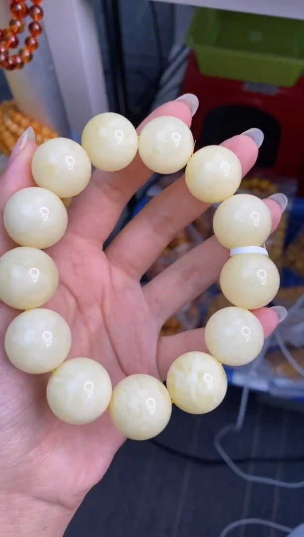 裸石琥珀未镶嵌1/3多样性发其一50