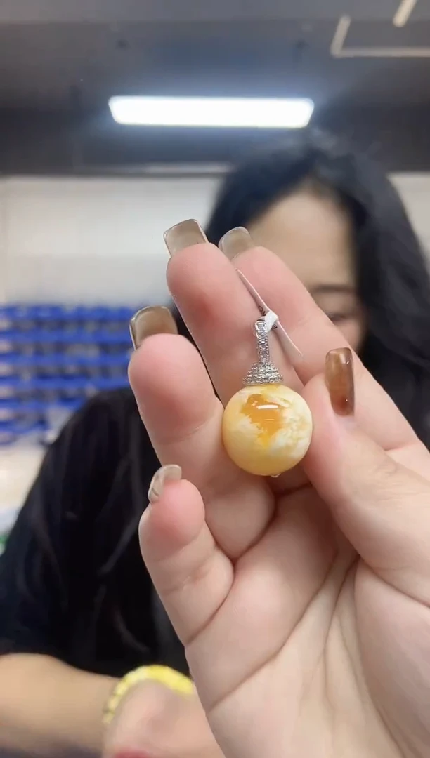 【闪购商品】蜜蜡裸石未镶嵌多样性发其一颜色微差