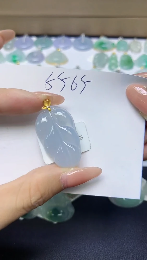 颈饰18K金镶嵌翡翠天然缅甸A货翡翠百元以上9元证书费自理