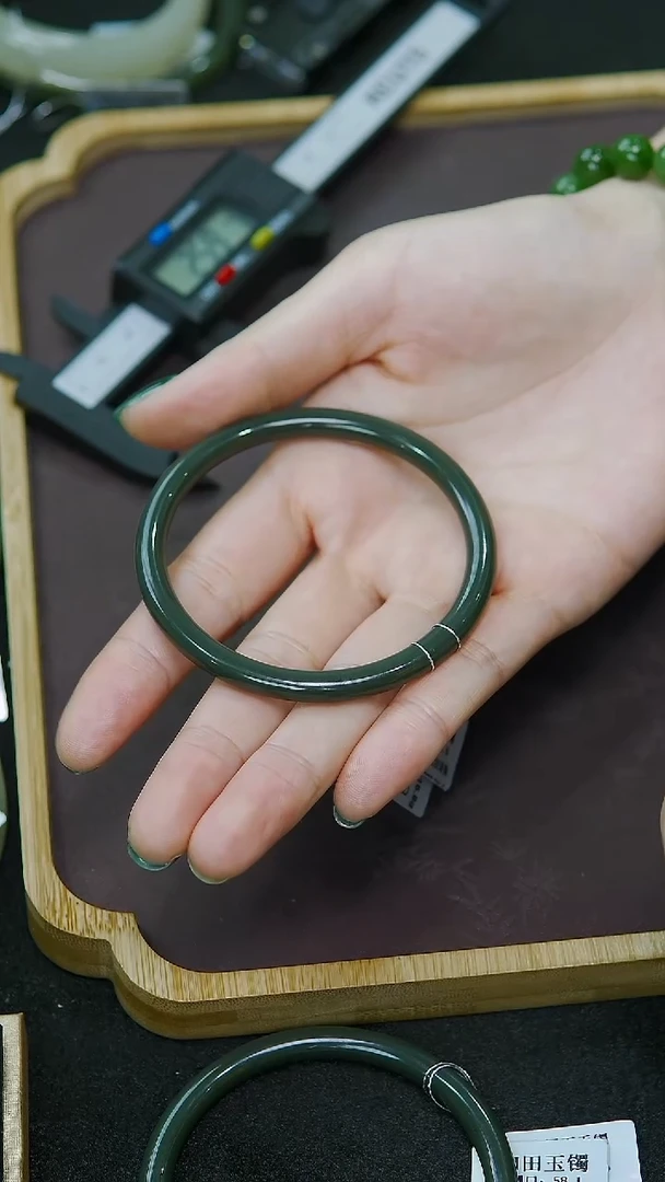 未镶嵌手镯和田玉59圈口 塔青叮当镯
