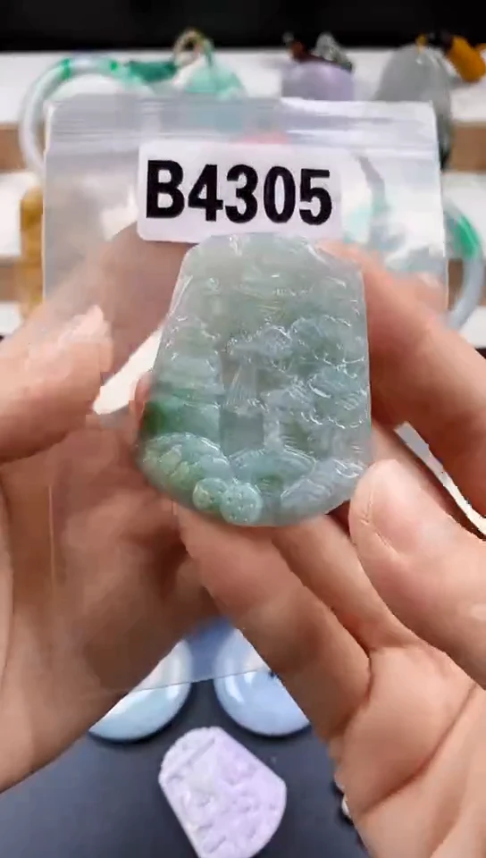 颈饰未镶嵌翡翠天然翡翠吊坠挂件