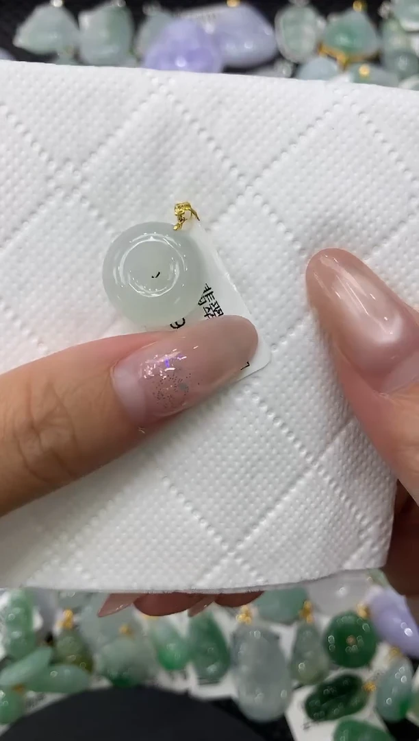 颈饰18K金镶嵌翡翠1111111111