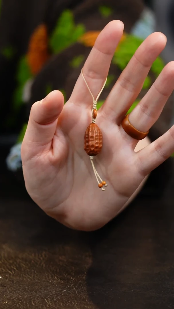 【闪购商品】橄榄核吊坠花生单件