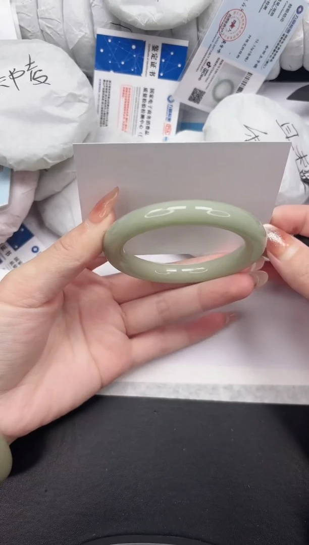 未镶嵌手镯石英质玉81-53.6DY