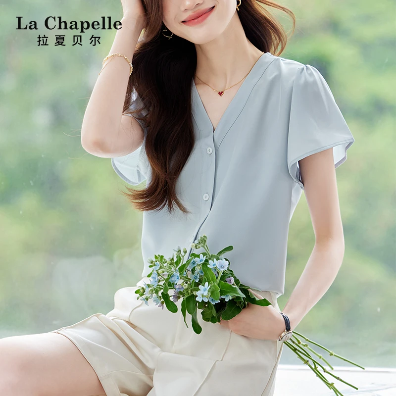 拉夏贝尔蓝色V领短袖衬衫女夏季薄款显瘦高级感气质衬衣2025新款