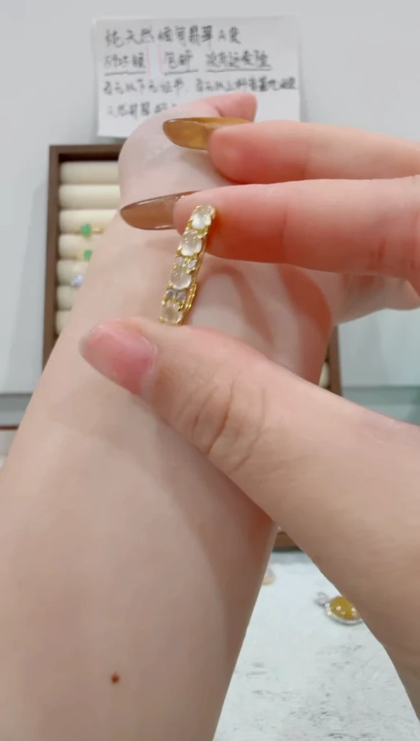 银S925镶嵌戒指翡翠玉****)700