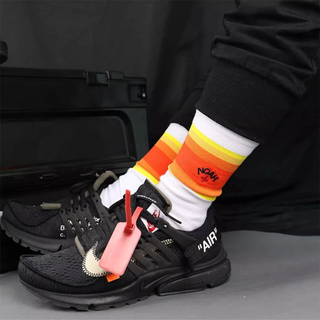 【店家推荐】中筒刺绣袜男女欧美风中长筒袜ins运动百搭白色刺绣