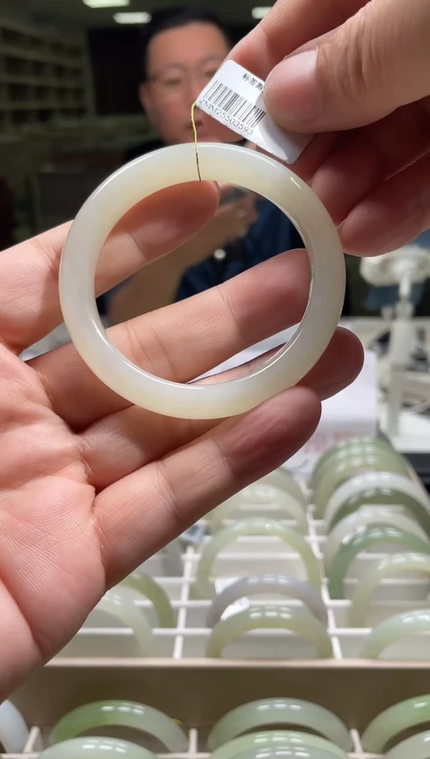 未镶嵌手镯和田玉53-54圈口 3593