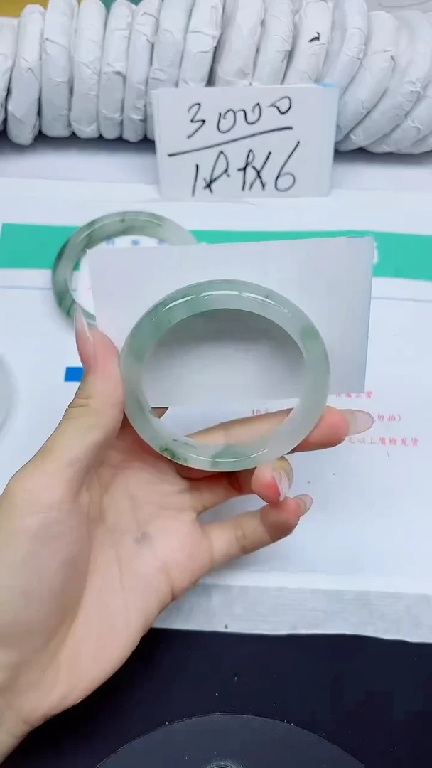 石英质玉手镯未镶嵌101/54.6