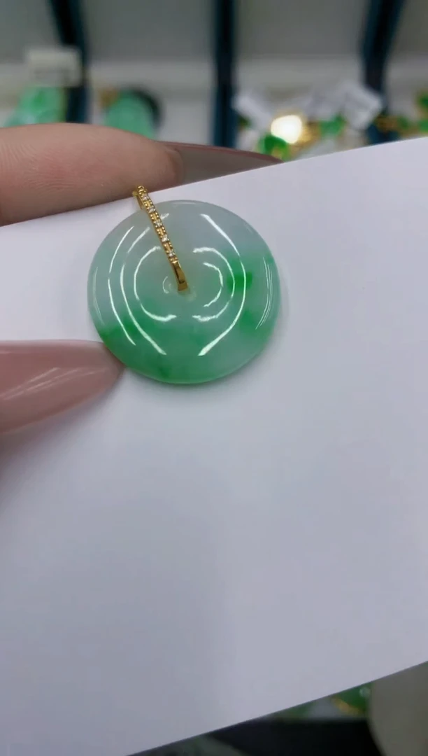 颈饰18K金镶嵌翡翠11111