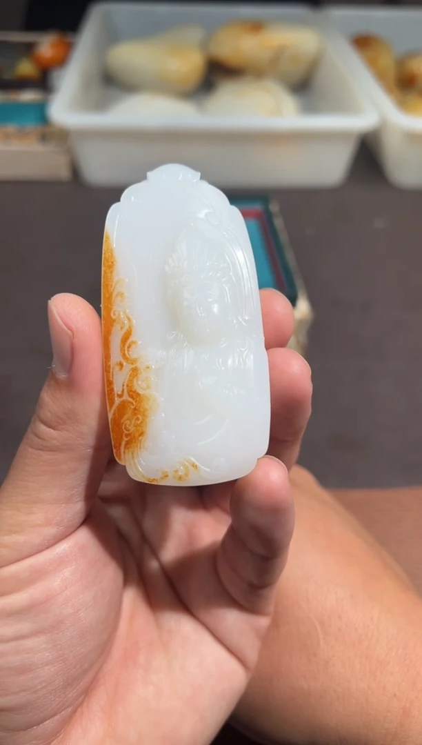 未镶嵌和田玉把件红***…和田玉