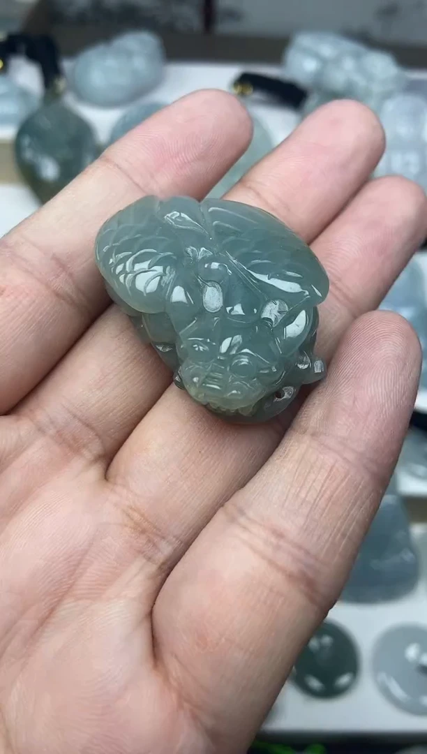 颈饰未镶嵌翡翠貔貅