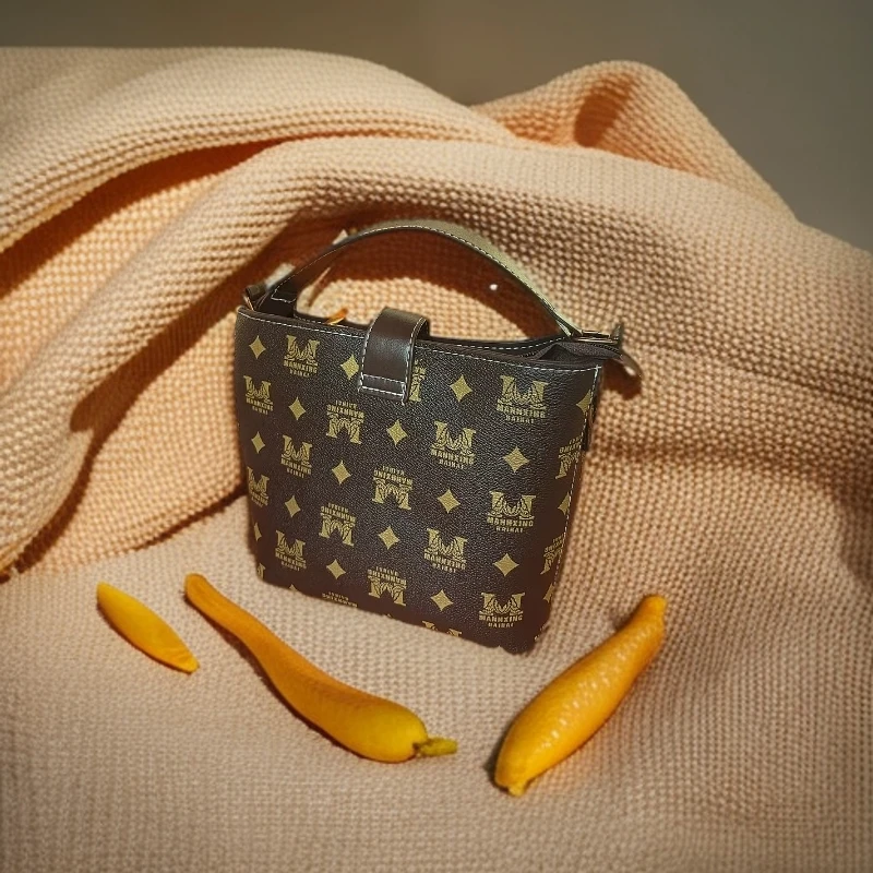 （霏霏礼物）百搭小众拉链小包包多功能轻奢竖式斜挎包