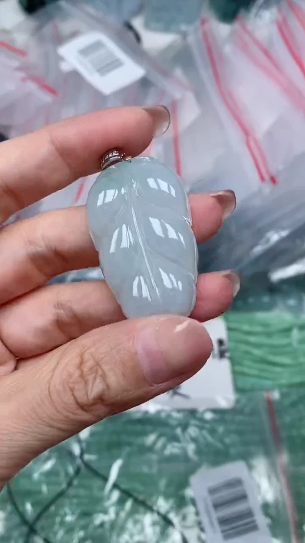 颈饰银S925镶嵌翡翠吊坠