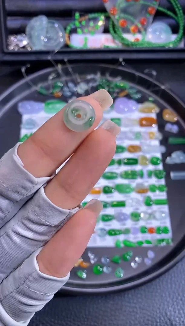 未镶嵌挂件翡翠扣子