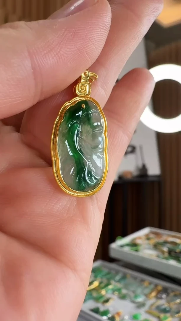 吊坠(不含链)18K金镶嵌翡翠吊坠