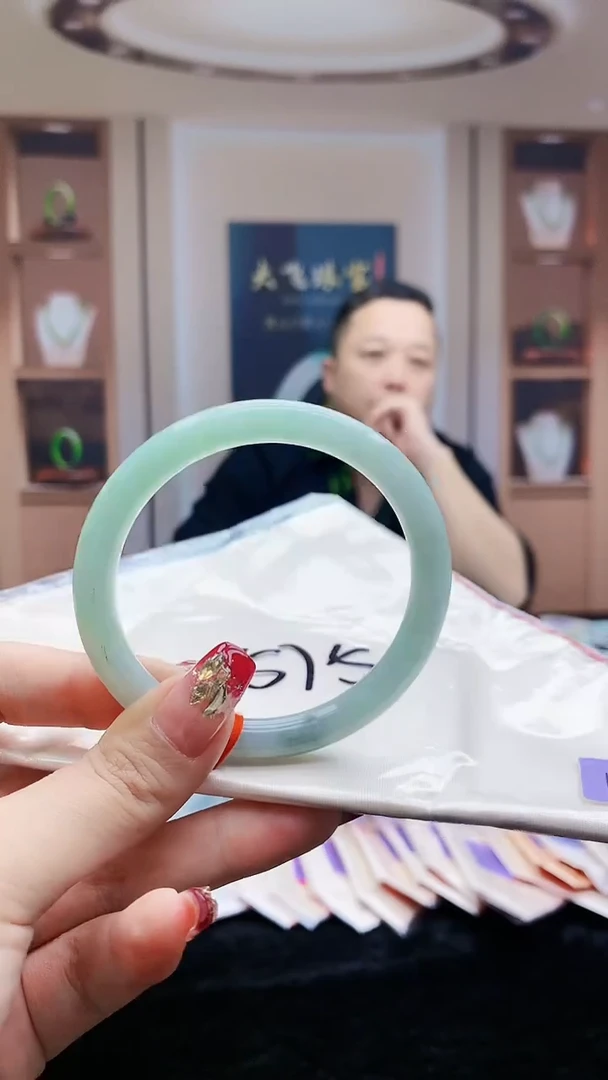 【闪购商品】翡翠手镯未镶嵌        H25-135