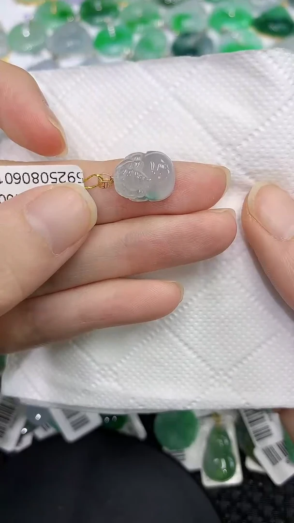 颈饰18K金镶嵌翡翠111111111