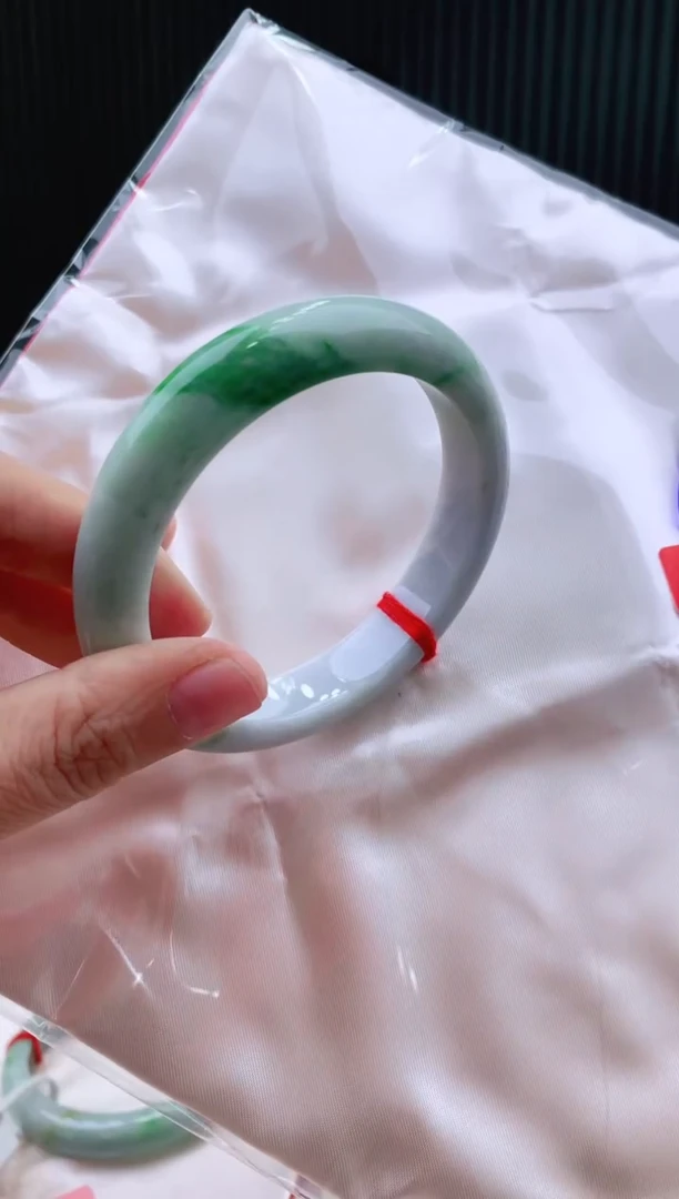 未镶嵌手镯翡翠60