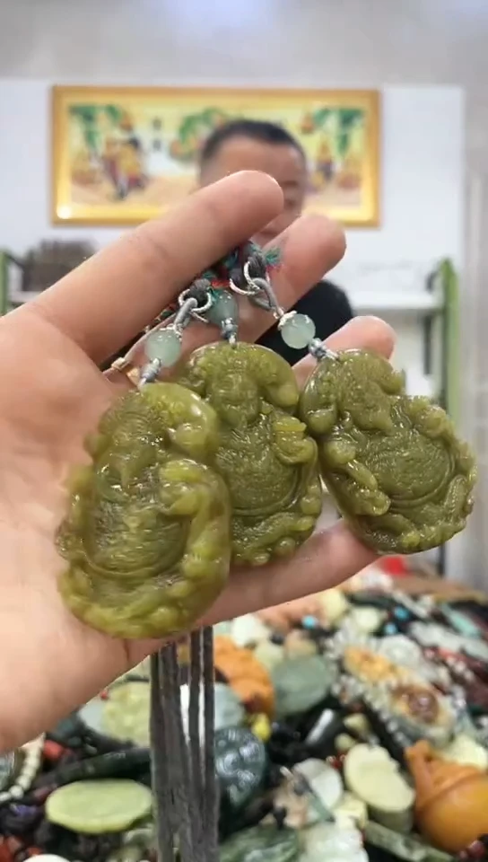 未镶嵌岫玉挂件多样性发货发其中一件