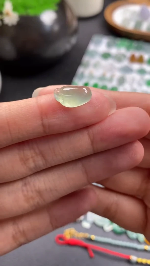 散珠翡翠冰种福瓜