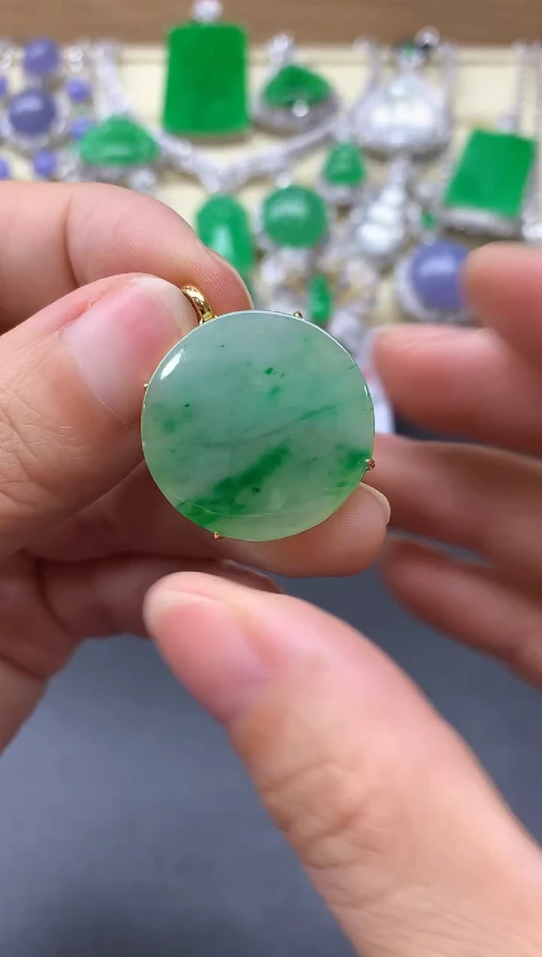 颈饰18K金镶嵌翡翠444-中国好珍宝