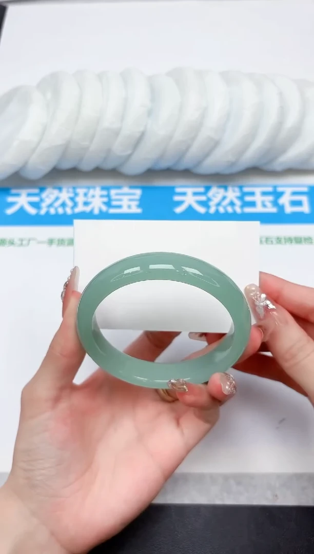 未镶嵌手镯石英质玉126-63.2