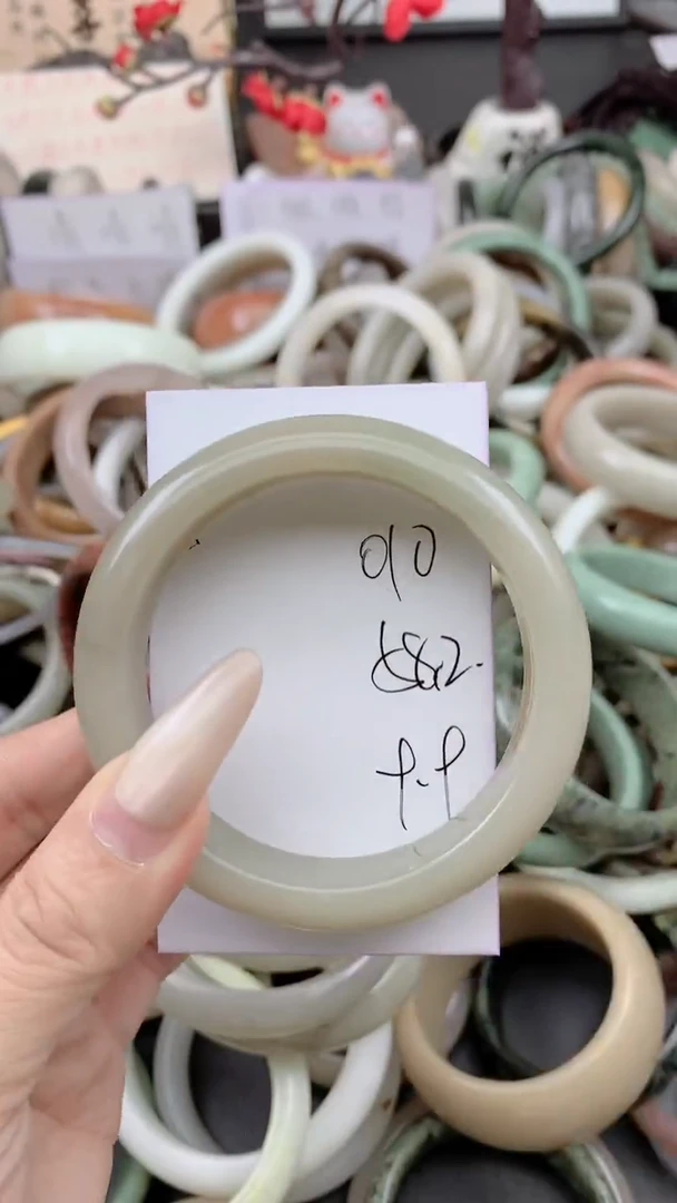 未镶嵌手镯石英质玉010