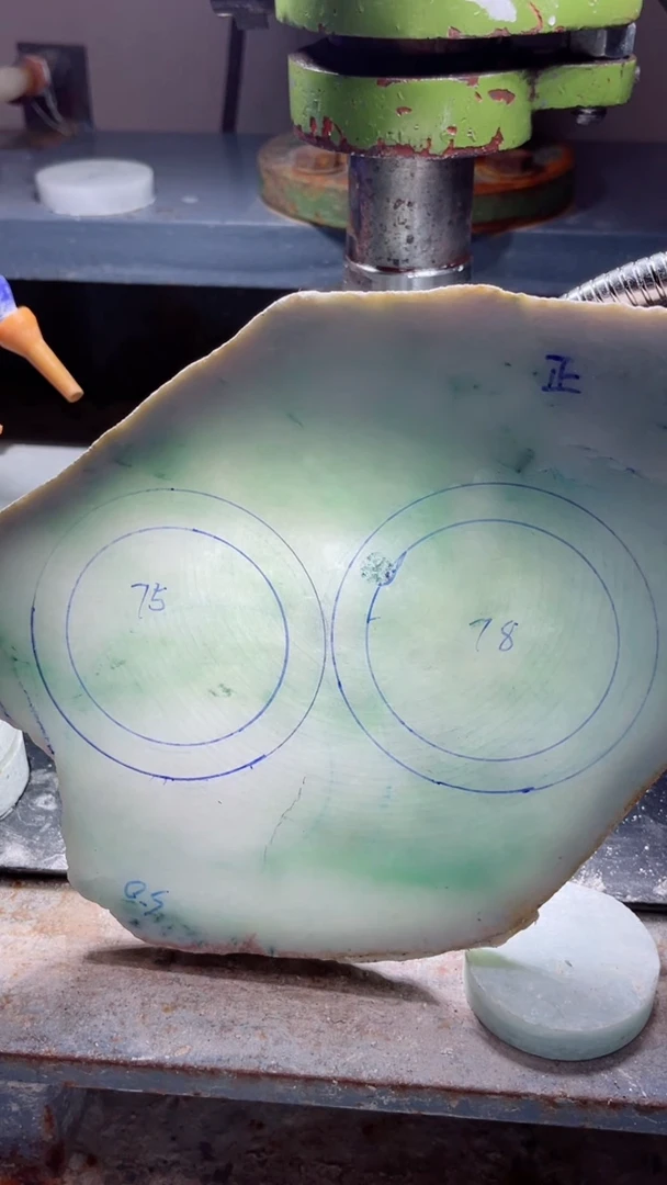 定制翡翠手镯未镶嵌翡翠手镯定制