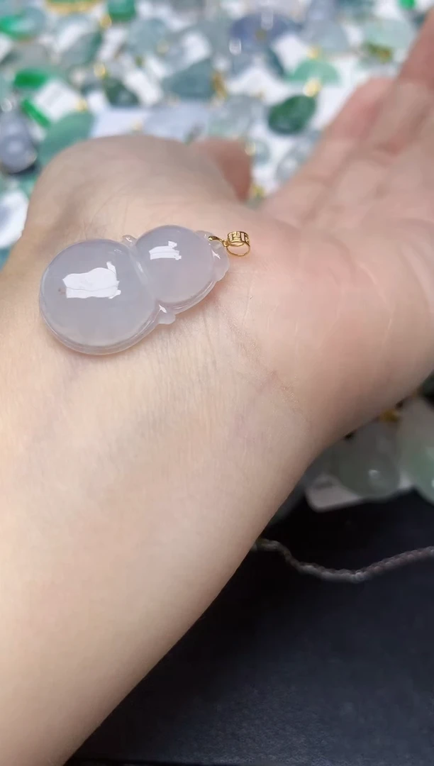 颈饰18K金镶嵌翡翠天然缅甸A货翡翠