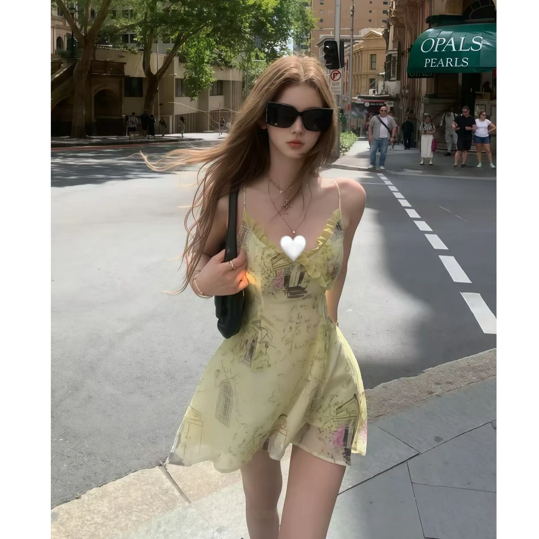 【可可西里】韩系纯欲辣妹2025春季新款V领拼接花边印花吊带连衣裙
