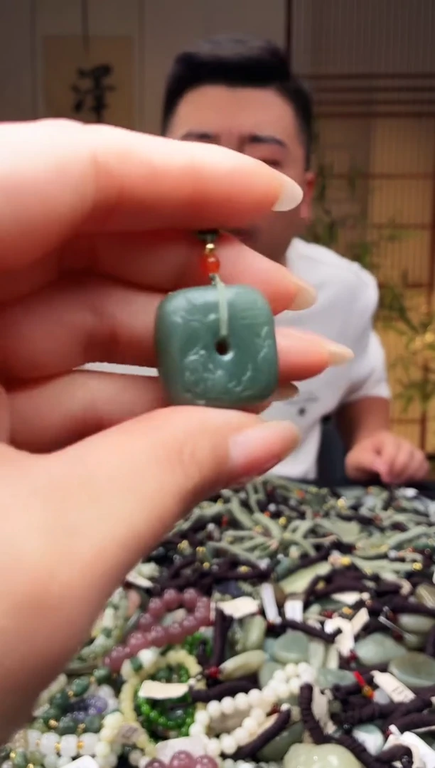 颈饰未镶嵌和田玉多样性发货，拍一发一