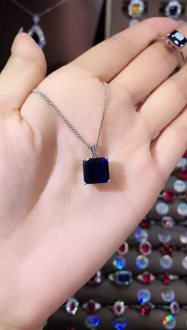 吊坠(赠链)蓝宝石银S925镶嵌10银