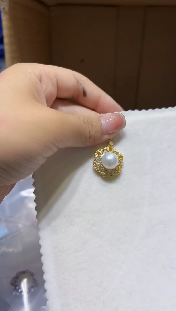 银S925镶嵌淡水珍珠吊坠38
