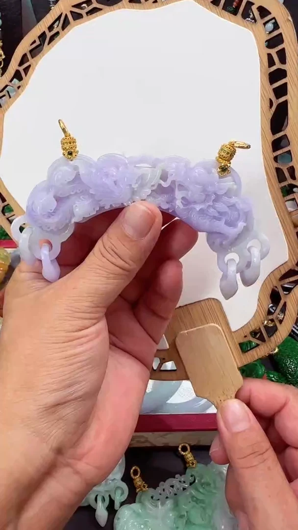 颈饰未镶嵌翡翠吊坠