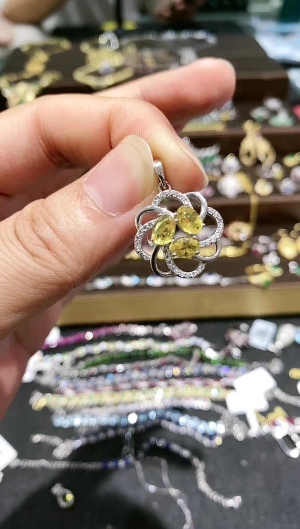 【闪购商品】蓝宝石颈饰银S925镶嵌吊坠