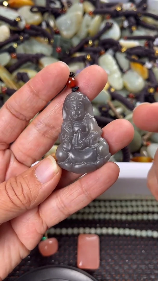 【闪购商品】和田玉颈饰未镶嵌多样性发货没有证书拍一发一有瑕