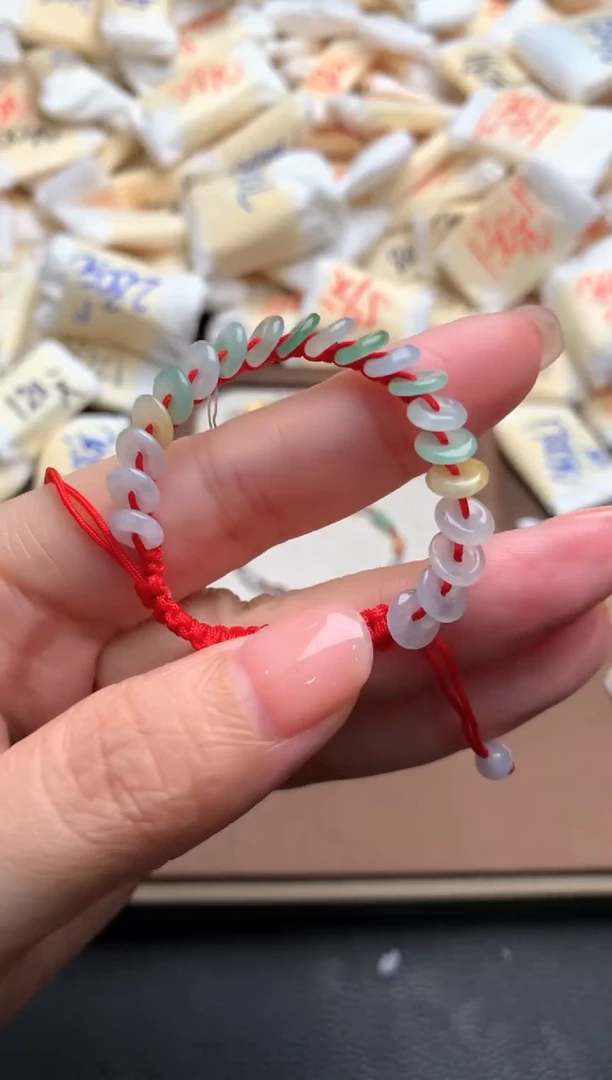 未镶嵌挂件翡翠童款