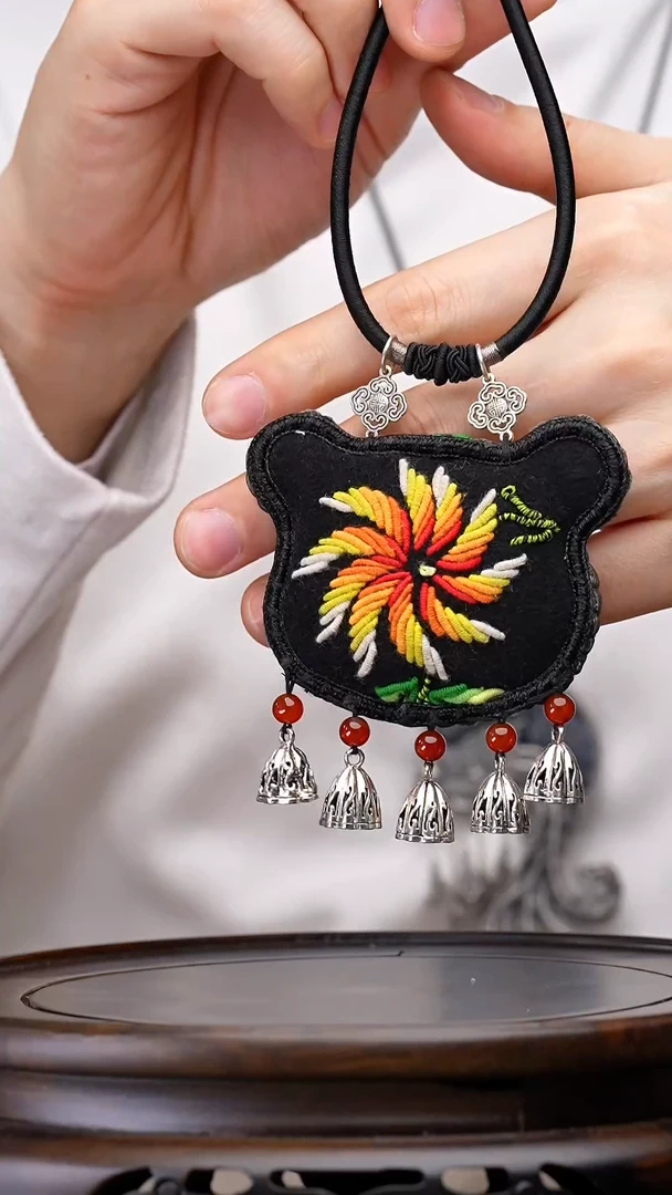 【闪购商品】刺绣黔东南苗族刺绣A662